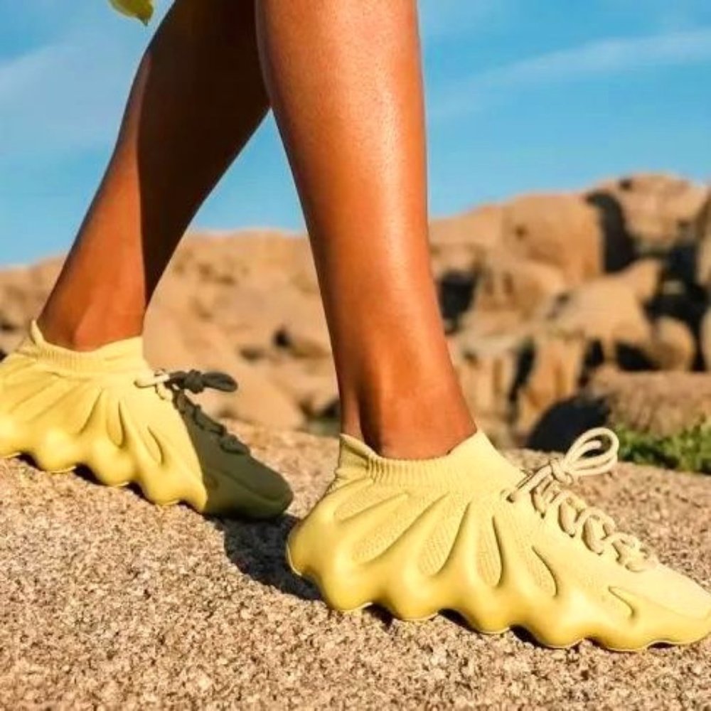 Brand New In-box Yeezy 450 Sulphurs Mens 9 / Womens 10